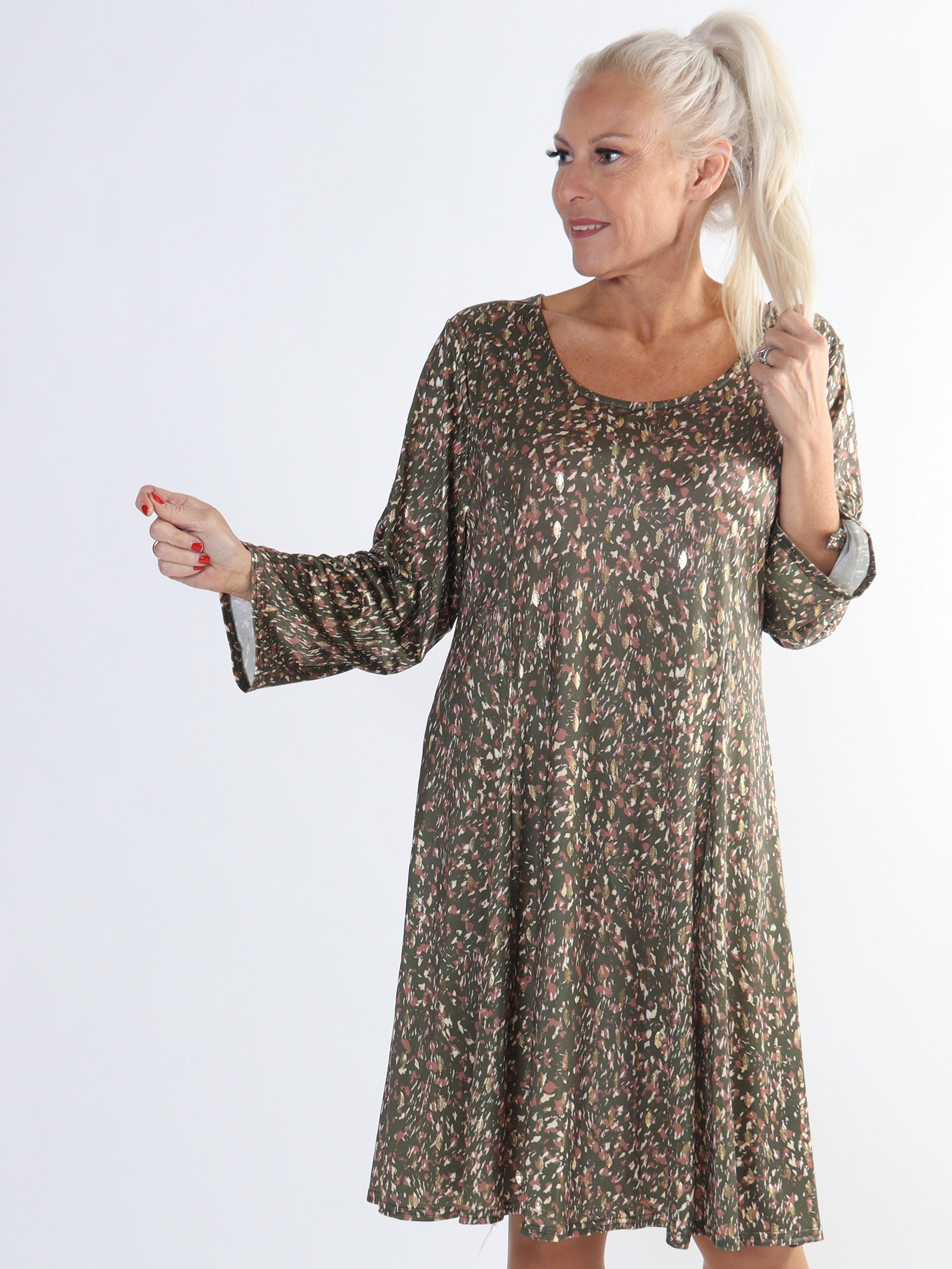 Maj Pattern L/S - Klänning med resår i print med gulddetaljer